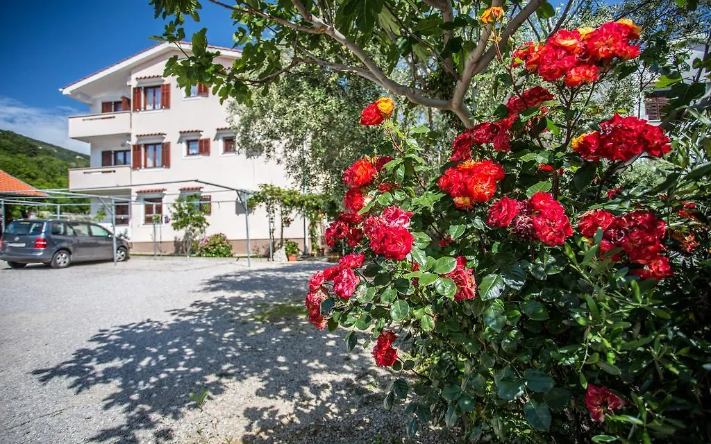Apartments Maja Baska  0*, Baska (Krk)